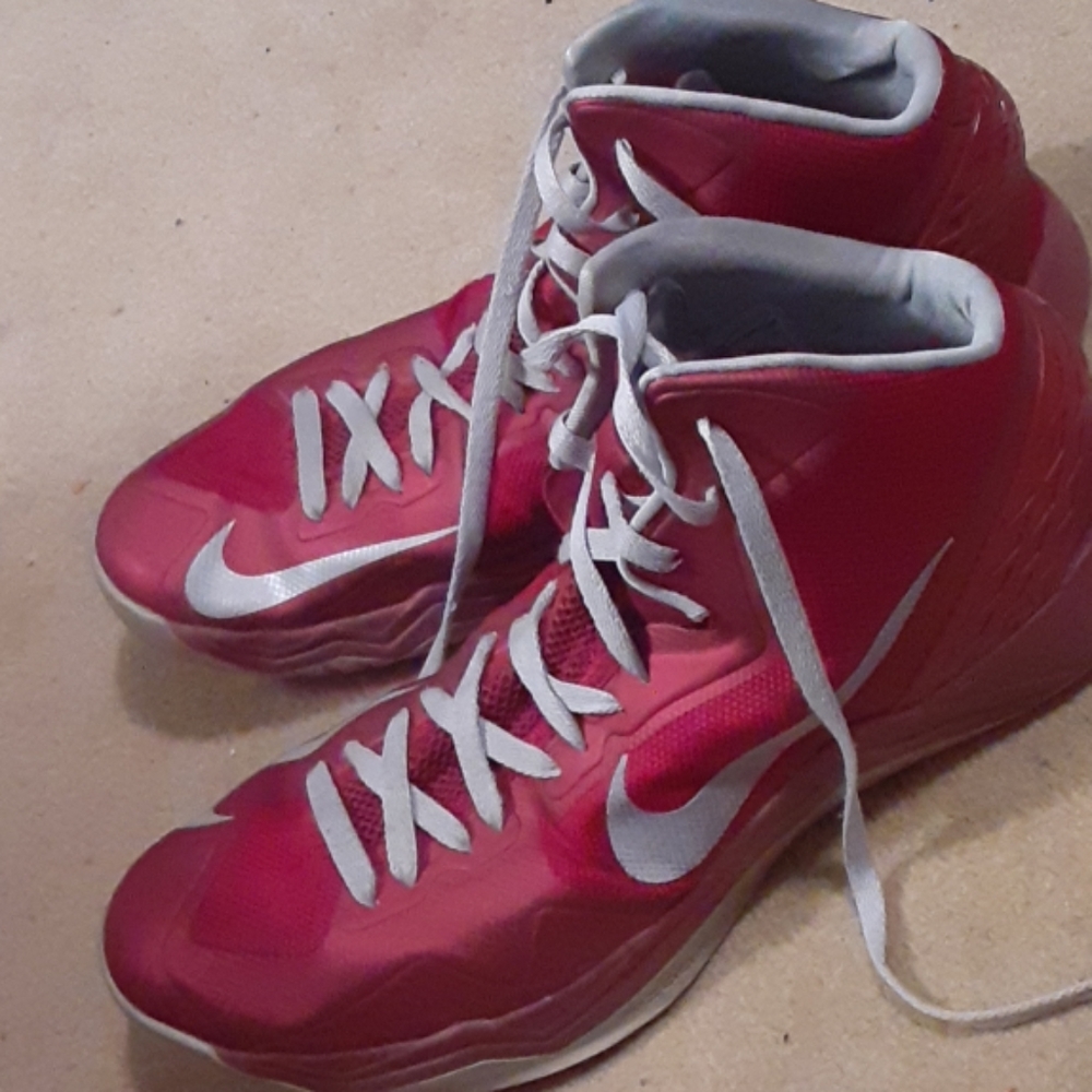 Nike Hyper Disrupter Men's Basketball shoe Sz 15